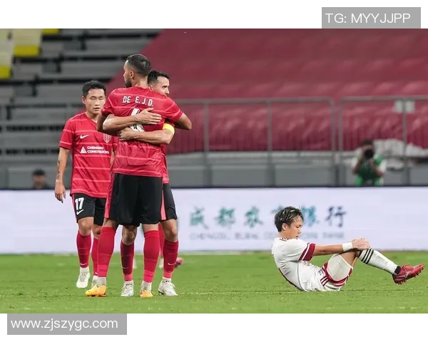 成都足球队挑战赛点评:团队协作展现出色战斗力与默契配合